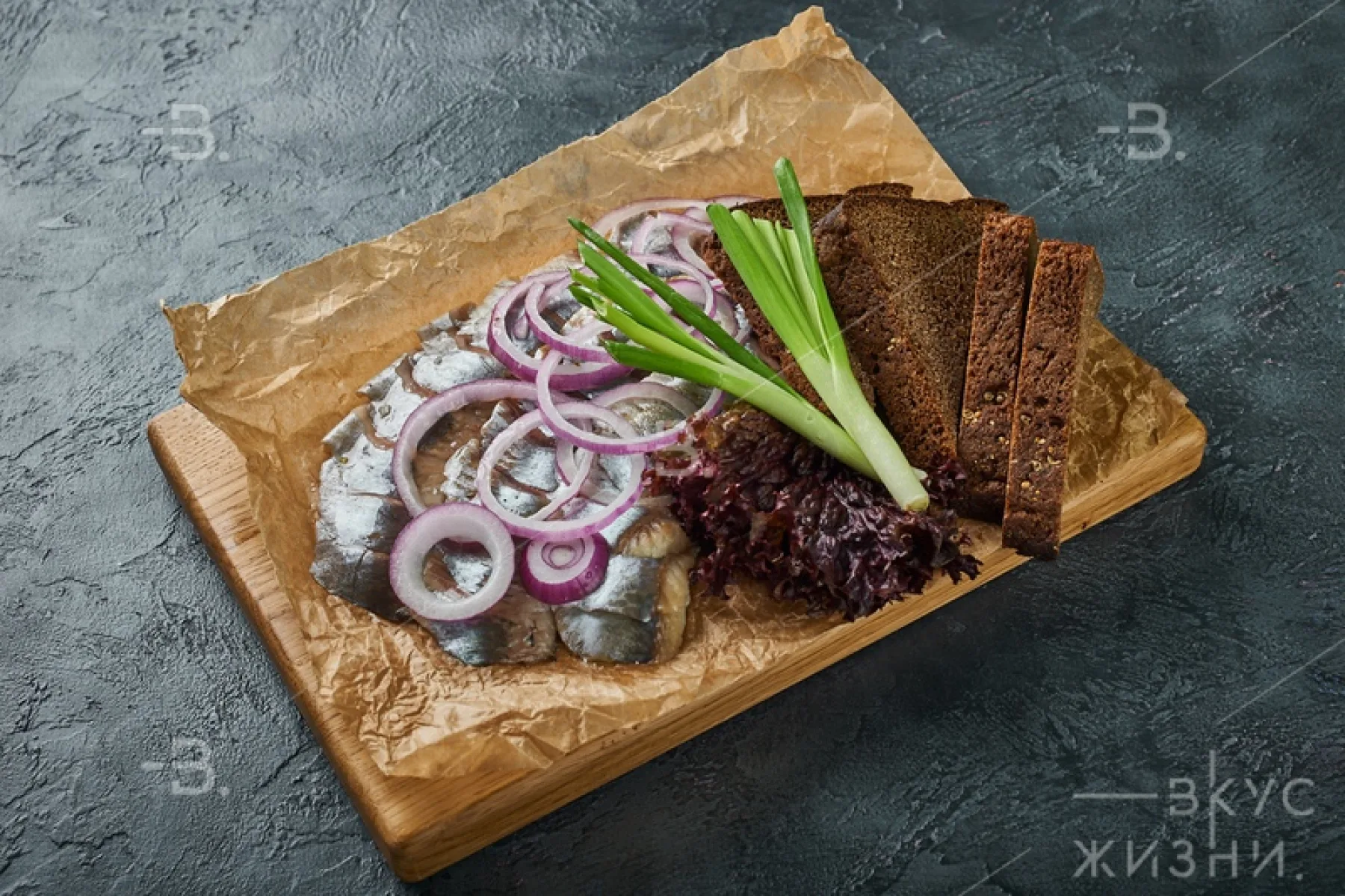 Мужское плато с сельдью