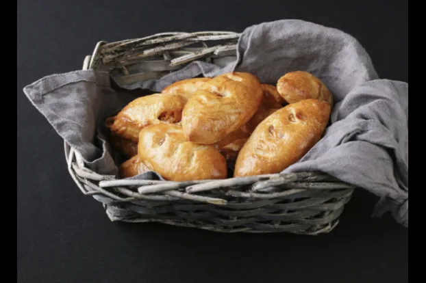 Мини пирожки с черникой